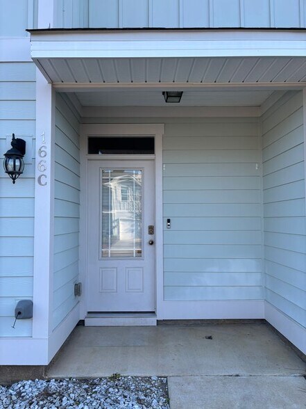 Building Photo - 166 Crossing Ln