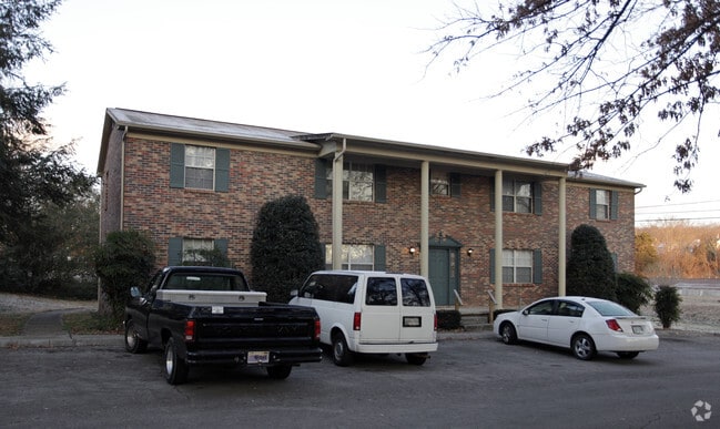 Primary Photo - 1100-1109 Laura Lynn Cir