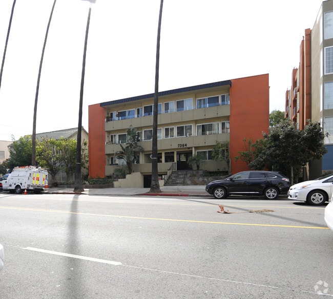 Building Photo - 7364 Hollywood