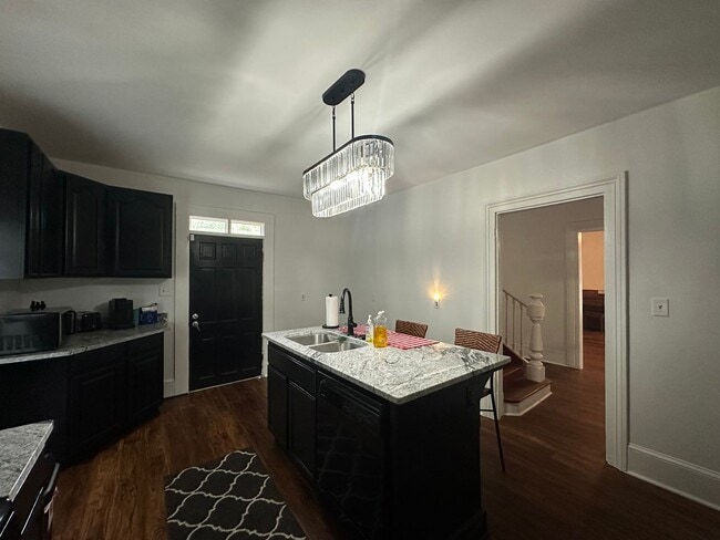 Building Photo - Historic 3 Bed 2 Bath Home in Downtown Was...