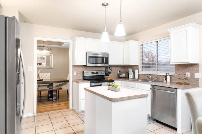 Building Photo - 7418 Lake Livingston Dr