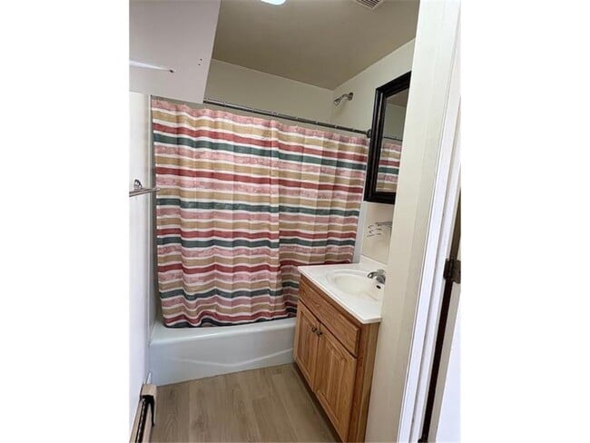 Building Photo - 216 Birch Ave S