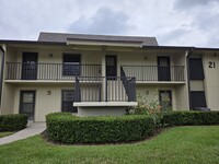 Building Photo - 21 Plantation Dr