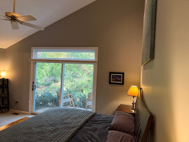 Building Photo - 6460 Eppard St