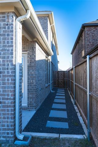 Building Photo - 2028 Deya Dr