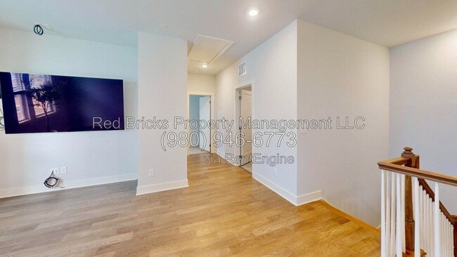 Building Photo - 6129 Alsace Ln