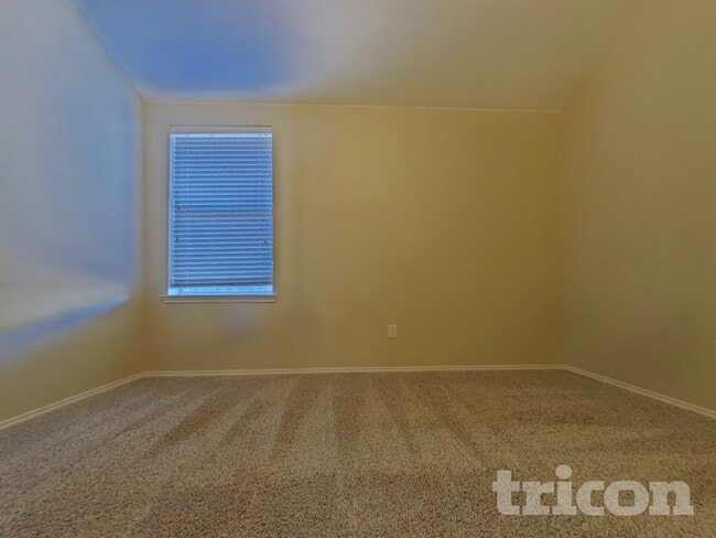 Building Photo - 13129 Padre Ave