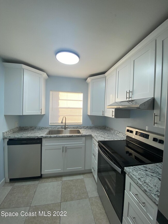 Building Photo - 1514 Clearlake Rd