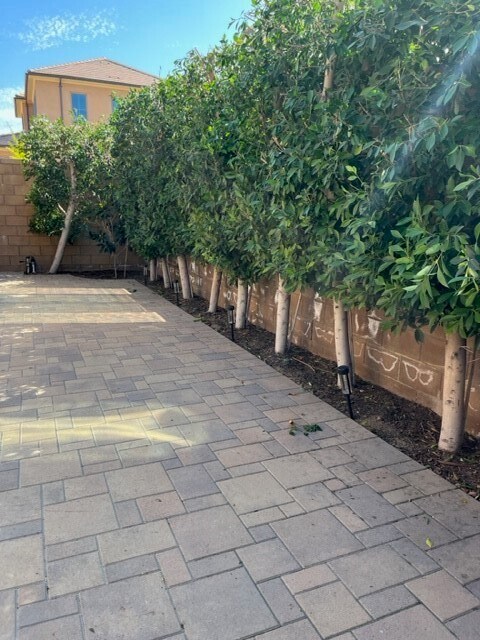 Building Photo - 177 Frontier