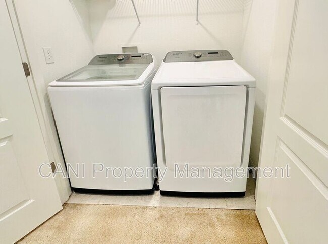 Building Photo - 745 Benoi Dr