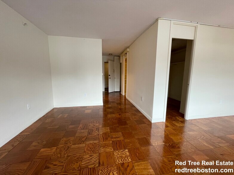 Building Photo - 101 Monmouth St