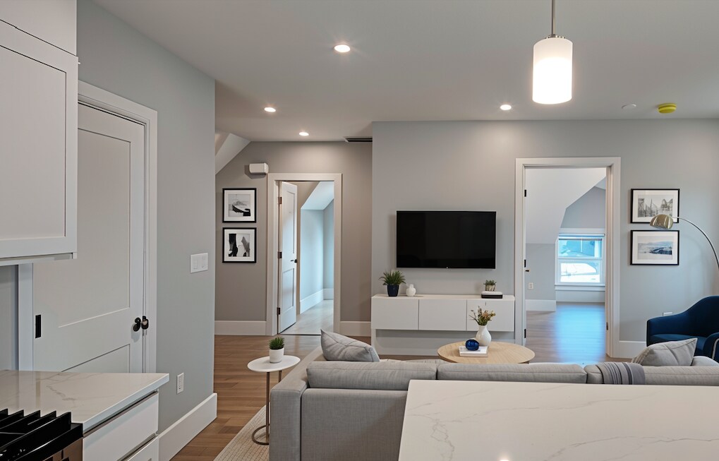 Building Photo - 28 Brooks St