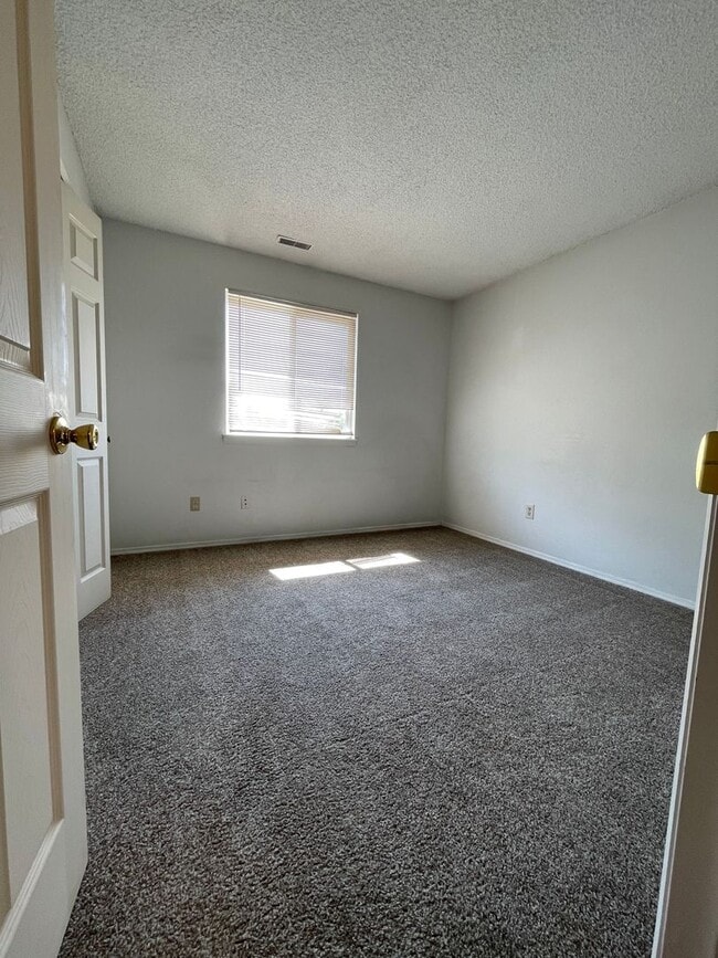 Building Photo - 1765 Zebulon Dr