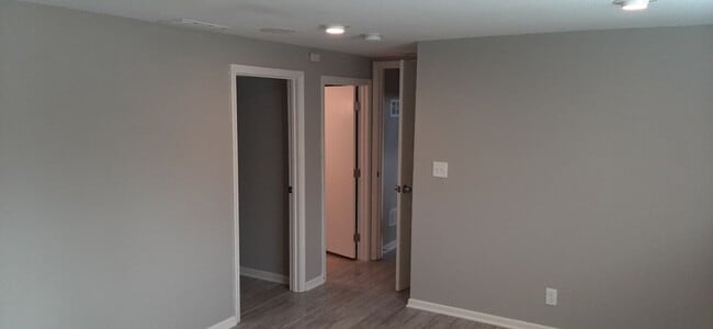 Building Photo - HURRY THIS WON'T LAST LONG! Gorgeous 3 bed, 2 bath in beautiful Parkville!
