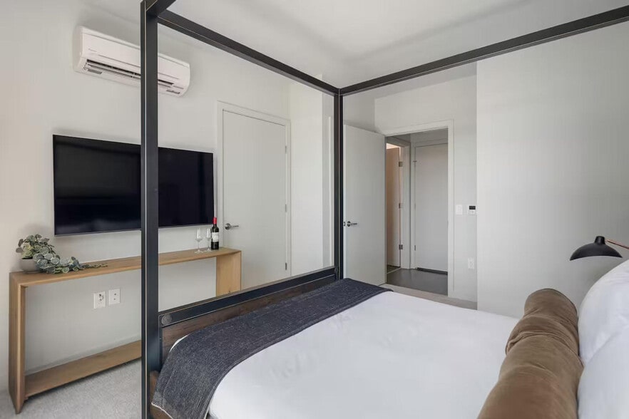 Building Photo - 51 S Broadway