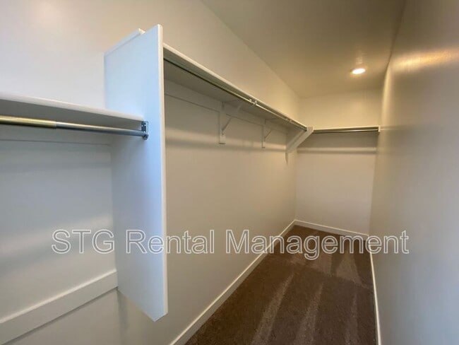 Building Photo - 3237 E Labyrinth Pt Cir