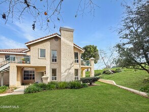 Building Photo - 264 Ridgeton Ln