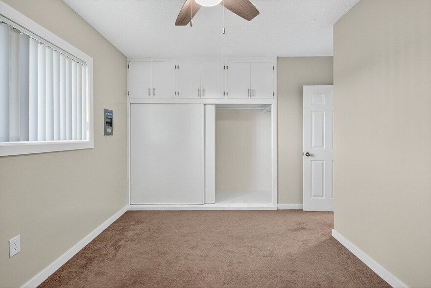 Building Photo - 210 E 29th St