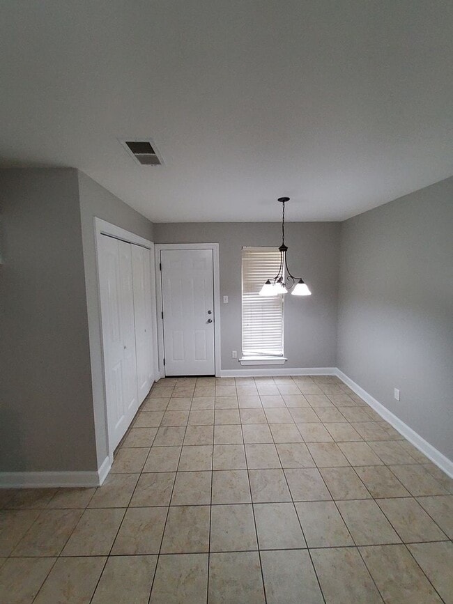 Building Photo - 3850 Farm Gate Cove