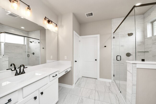 Building Photo - 7006 Winterberry Gln Ln