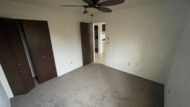 Building Photo - 2 Bedroom 1 Bath Park Place Apartment