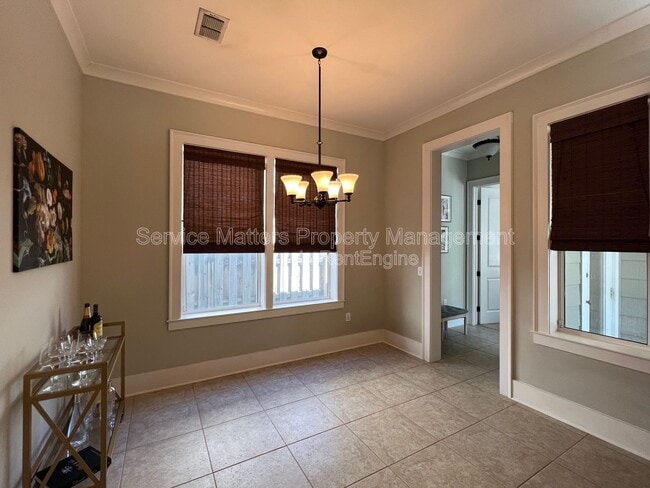 Building Photo - 1417 E Maxwell St