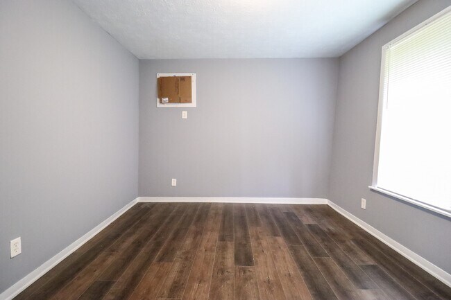 Building Photo - 3051 W Crockett St