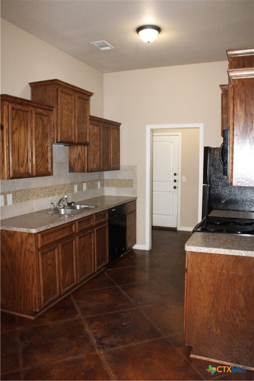 Building Photo - 621 Paseo del Plata Dr