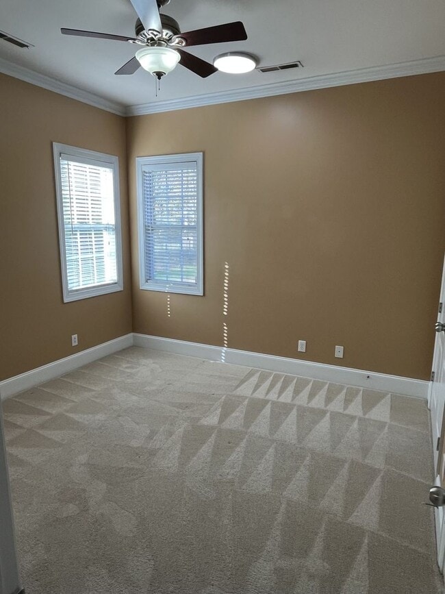 Building Photo - Stunning 6 Bedroom home in South Charlotte...