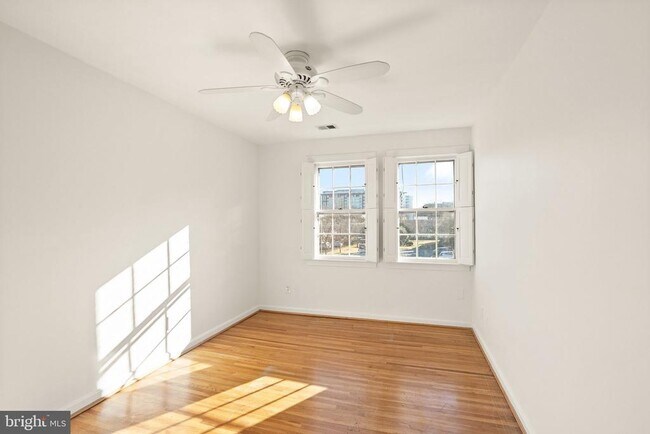 Building Photo - 500 G St SW