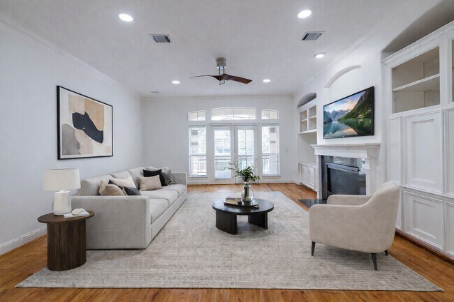 Building Photo - 702 Asbury St