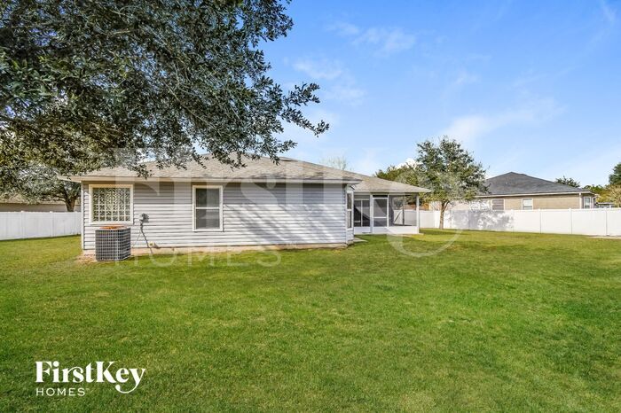 Building Photo - 741 Martin Lakes Dr E