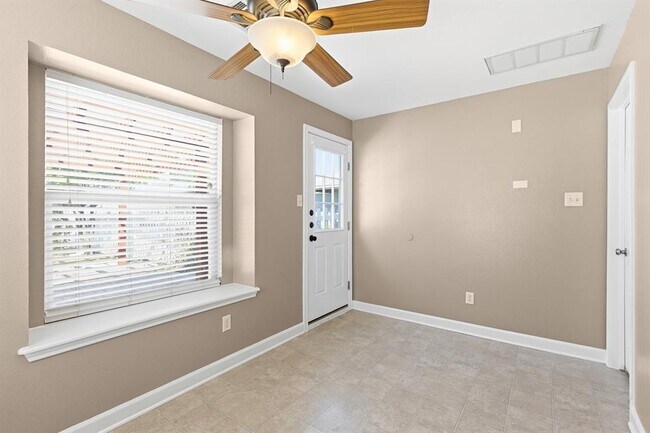 Building Photo - 115 Teasley