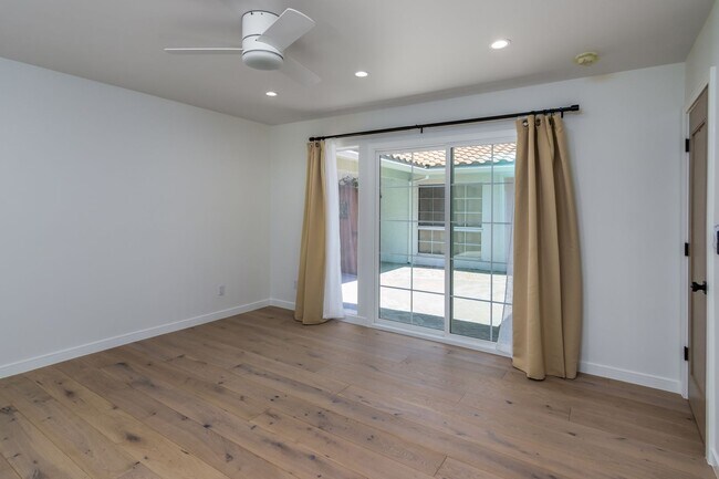 Building Photo - Beautiful First Neighborhood home!