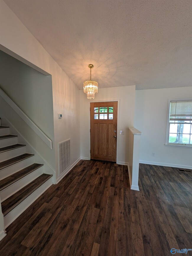 Building Photo - 1060 Sandy Springs Rd NW