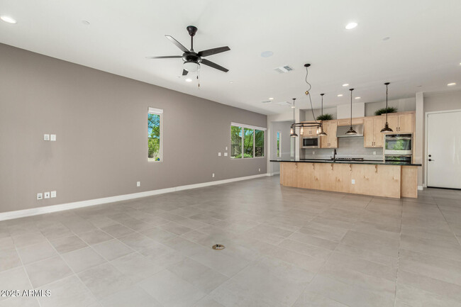 Building Photo - 7508 E Via De Luna Dr