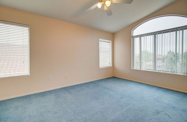 Building Photo - 1350 W Pelican Ct