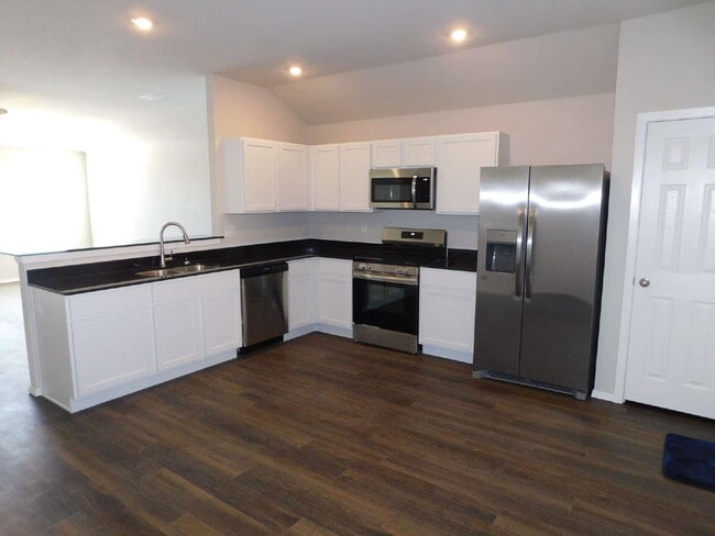 Building Photo - Beautiful 3 bedroom home in south Fayetteville!