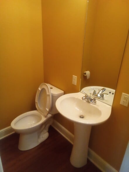 1/2 Bath - 126 Euclid Pl