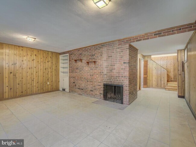 Building Photo - 31 Fort Williams Pkwy