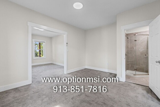 Building Photo - 1/2 month free if moved in by 7/31!! Available NOW