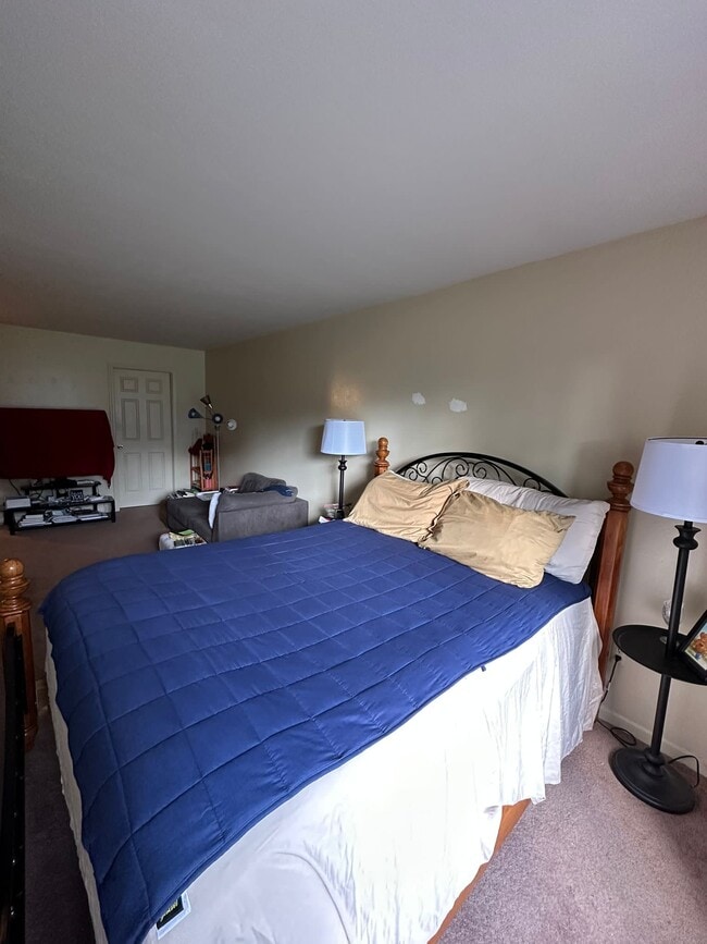 Building Photo - 34790 W 8 Mile Rd