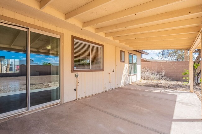 Building Photo - Three bedrooms plus big garage!