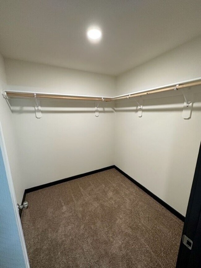 Building Photo - Newer Construction & Pet Friendly! 3 Bed 2.5 Bath Home Available!