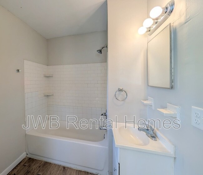 Building Photo - 249 W 44th St