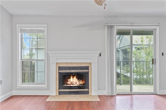 Building Photo - 640 Granville Ct