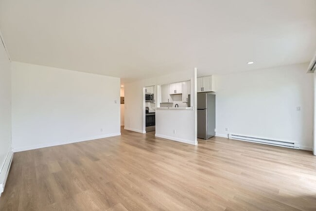 Building Photo - Newly Remodeled 2bed/1bath Apartment in White Center!