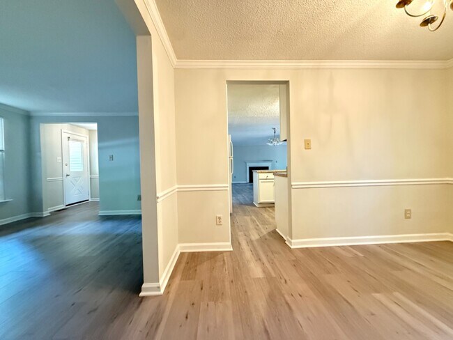 Building Photo - 4 Bedroom Single Family Home in Cary - No HOA