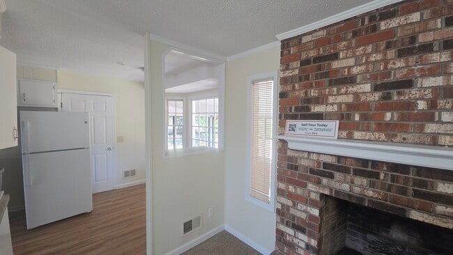 Building Photo - West Columbia