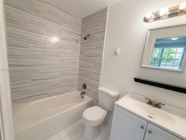 Building Photo - 3152 SW 49th St